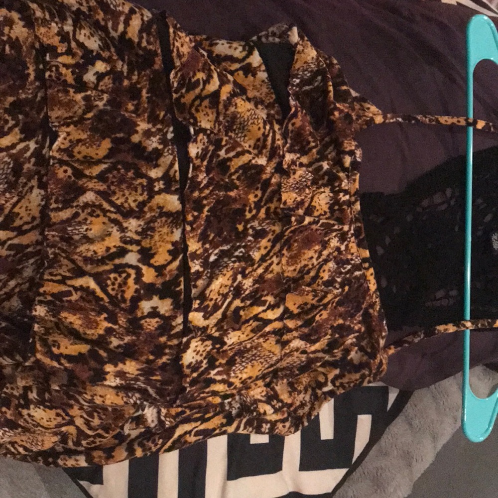 Women’s tops